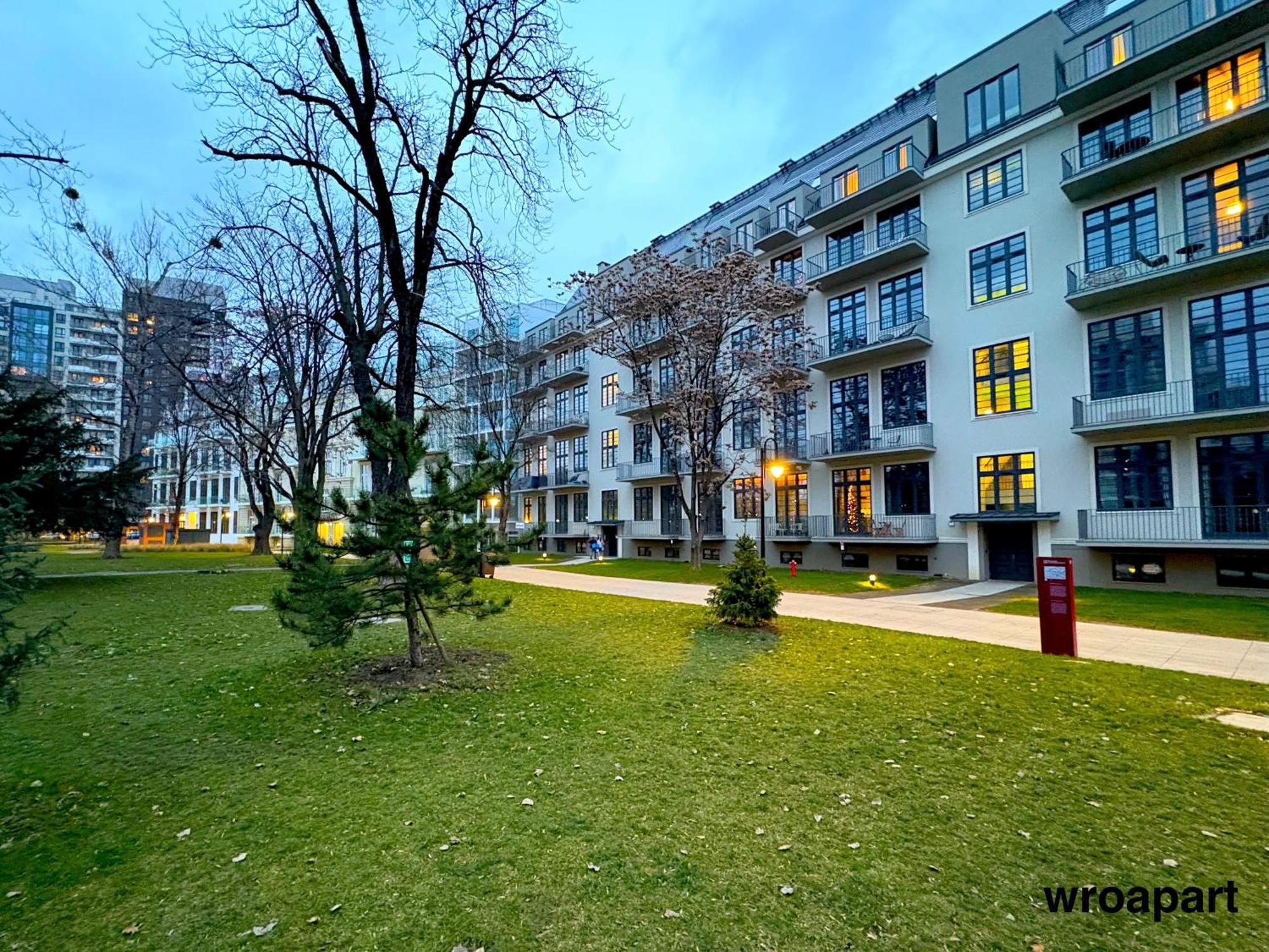 Staromiejski Bulwar By The River - Jana Pawla Ii *